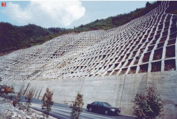 紫坪鋪213國道邊坡支護