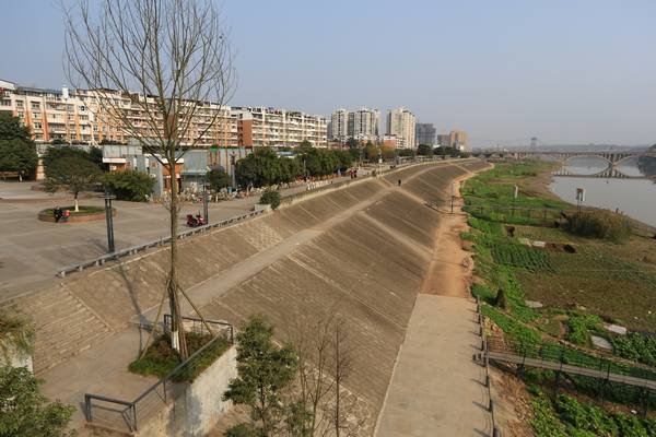 資陽市沱江防洪堤