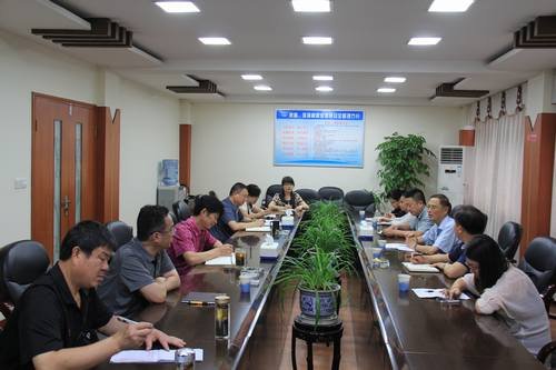 工程局通過城鄉(xiāng)環(huán)境綜合治理進“進機關(guān)”活動檢查驗收 