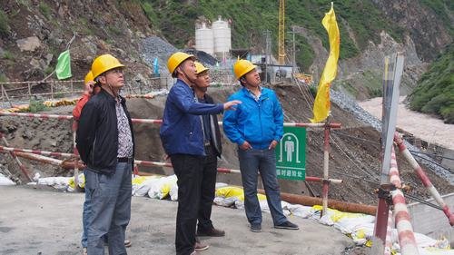局總工程師汪輝德一行蒞臨水洛河流域項(xiàng)目檢查指導(dǎo)工作