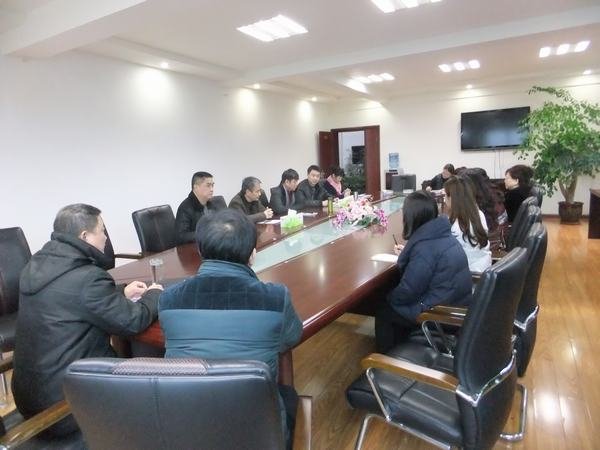 王裕明一行到局都江堰辦事處對擬任干部進(jìn)行考察