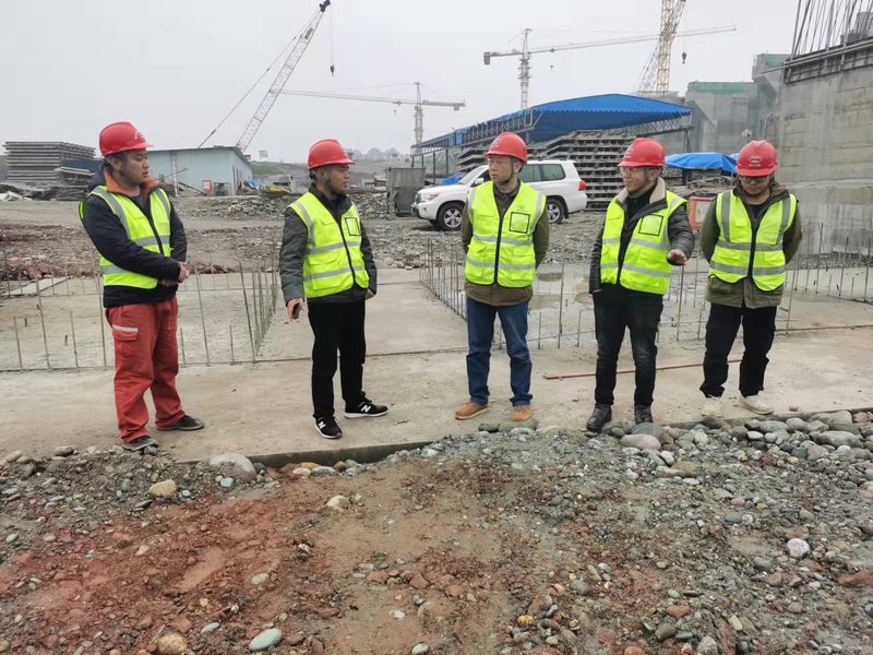 公司黨委書(shū)記、董事長(zhǎng)代勇一行到岷江虎渡溪航電樞紐工程項(xiàng)目檢查指導(dǎo)工作