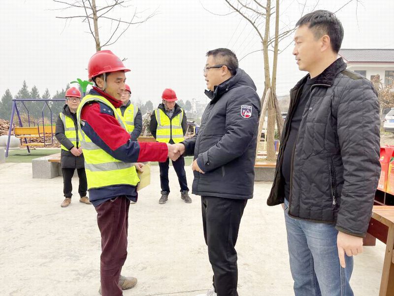 公司開展2023年春節(jié)走訪慰問(wèn)離退休老干部及困難職工活動(dòng)